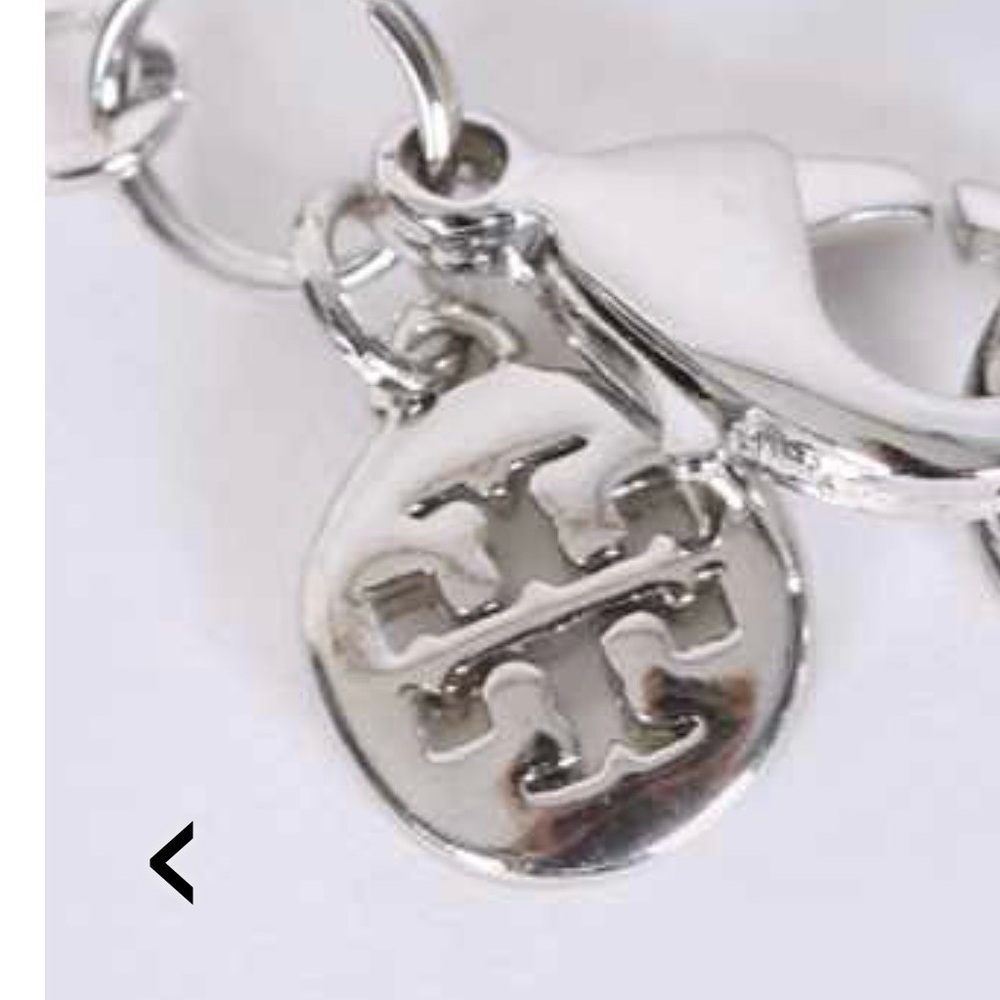 Tory Burch Silver Tone Clover Flower Chain Necklace 32” long NWOT - Picture 3 of 9